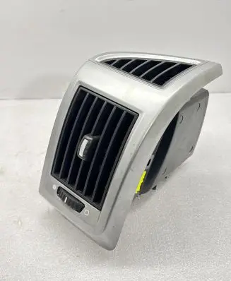 Fiat Ducato Dash center air vent grill 385800 ST4358