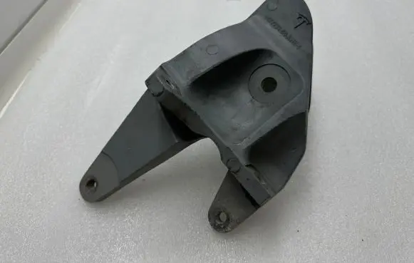Tesla Model S Engine mounting bracket 107775100A