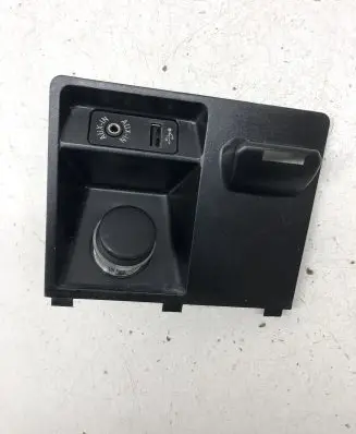 BMW X5 E70 USB socket connector 51169115084 9115084