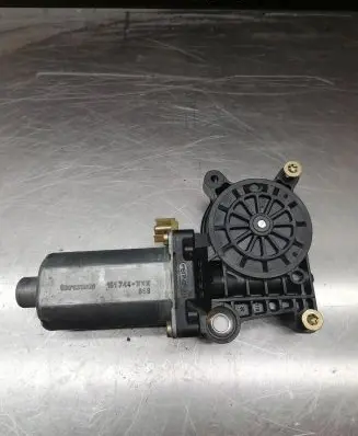 Mercedes-Benz A W168 Front door manual window regulator 0130821672
