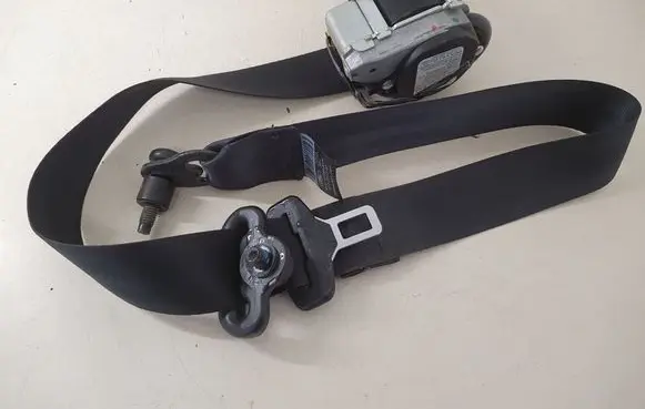 Ford Focus Front seatbelt 617231900