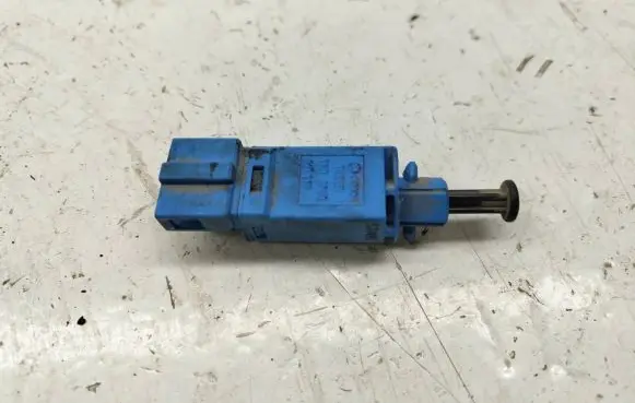 Volkswagen PASSAT B4 Brake pedal sensor switch 927189