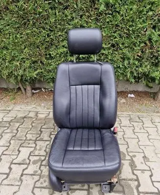 Lincoln Navigator Front passenger seat 