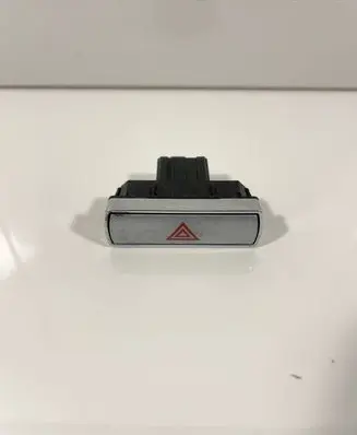 Ford Mondeo Mk III Hazard light switch 13A350