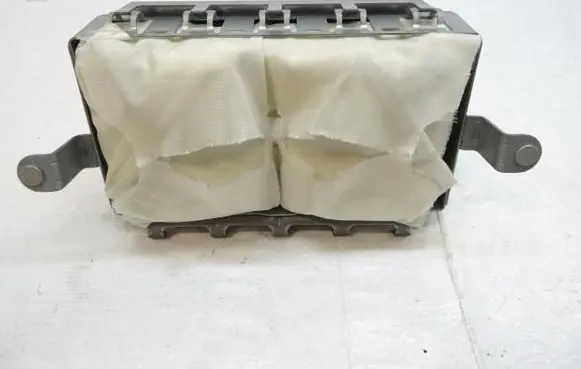 Toyota Aygo AB40 Passenger airbag P136