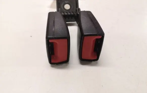 Opel Astra J Middle seatbelt buckle (rear) 401266978 13354863