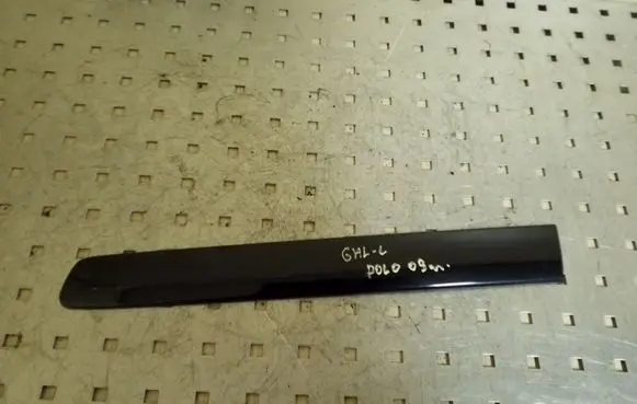 Volkswagen Polo IV 9N3 Rear fender molding trim 6Q3853535