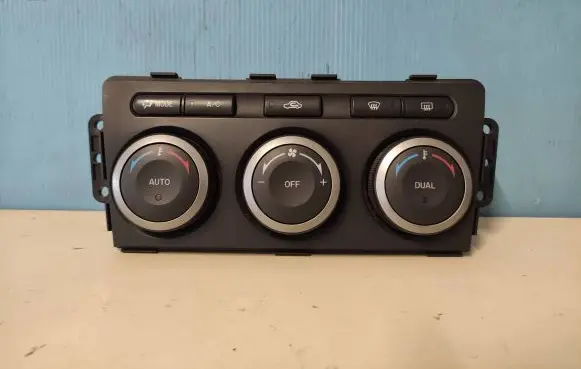 Mazda 6 Climate control unit GS1E61190B