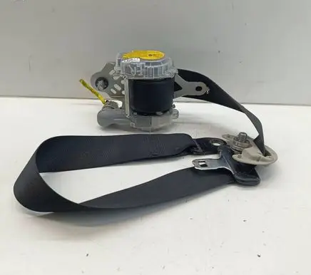Subaru Outback (BS) Front seatbelt G087901