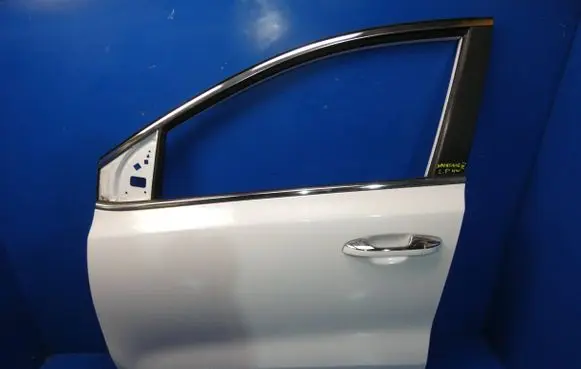KIA Sportage Front door 