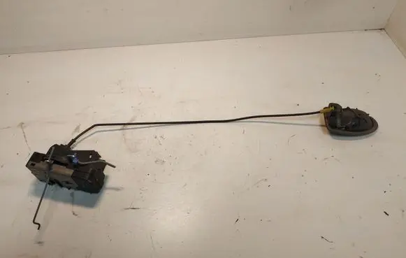 Opel Vivaro Front door lock 8200008246 91166237