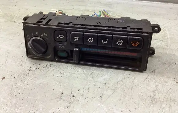 Subaru Legacy Climate control unit 8407