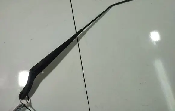 Peugeot 207 Front wiper blade arm 