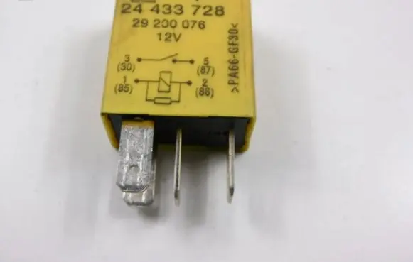 Opel Zafira A Other relay 24433728