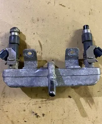 Subaru Forester SJ Fuel injector 16611AA810