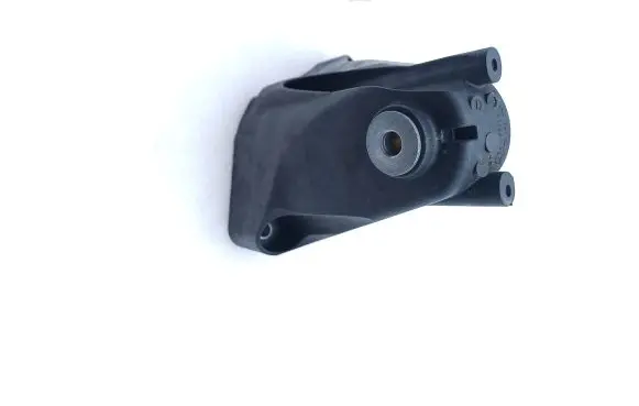 Mercedes-Benz S W222 Engine mounting bracket A6422230100