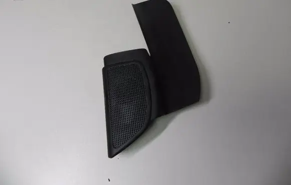 Ford Focus Subwoofer grill/trim BM5118C862A I4085