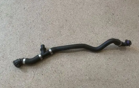 BMW 5 G30 G31 Engine coolant pipe/hose 8596353