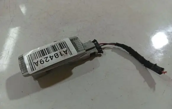 Volkswagen PASSAT B5 Other interior light 3B0947113
