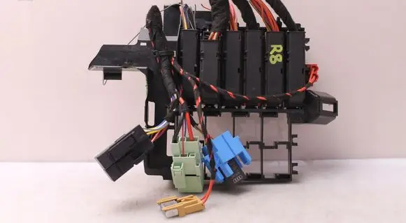 Audi R8 42 Fuse module FUSEBOX