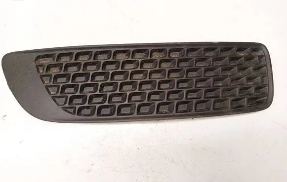 Volvo V70 Front bumper lower grill 30678634
