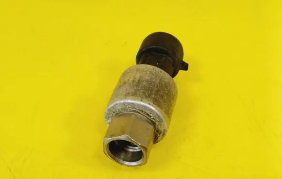 Fiat Stilo Air conditioning (A/C) pressure sensor 51713182