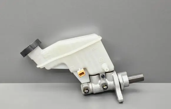 Hyundai i30 Master brake cylinder 