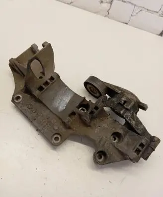 Volkswagen Transporter - Caravelle T5 Generator/alternator bracket 045903143F A4819C03