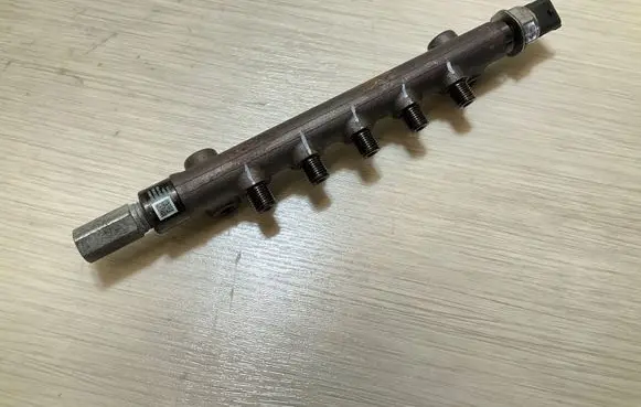 Fuel pressure sensor