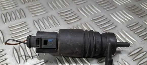 Audi A4 S4 B5 8D Windscreen/windshield washer pump