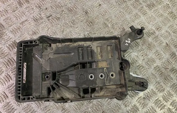 Audi A1 Battery tray 2Q0915331
