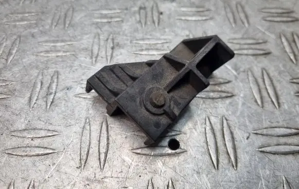 Mini Cooper Countryman R60 Radiator mount bracket 2751342 16614910 16084000