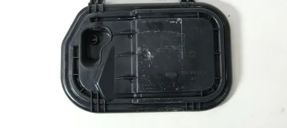 Audi A6 S6 C6 4F Headlight/headlamp dust cover 16016400