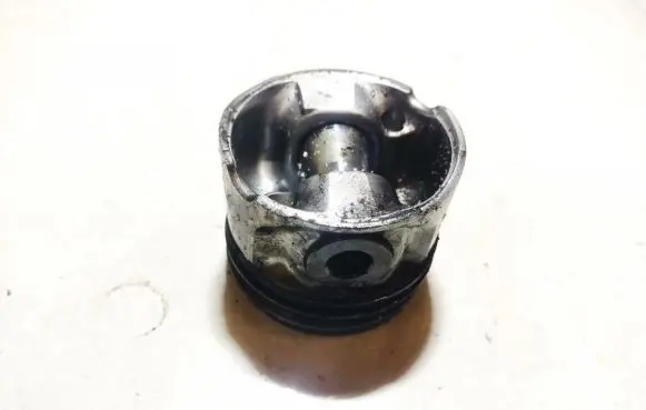 Piston