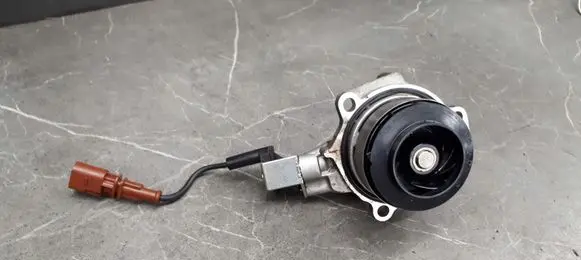 Volkswagen Tiguan Water pump 010157801kt