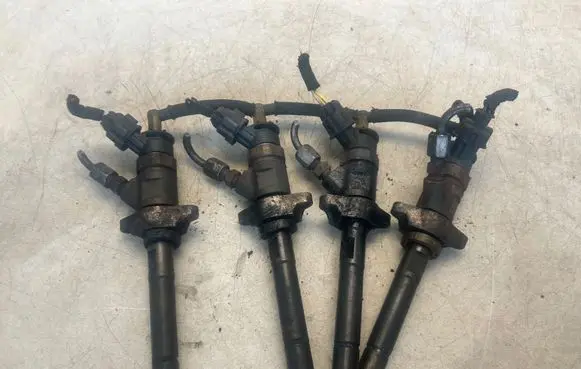 Peugeot 308 Fuel injectors set 0445110297