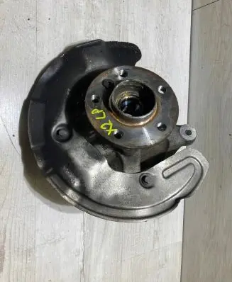 BMW X2 F39 Front wheel hub 8676853