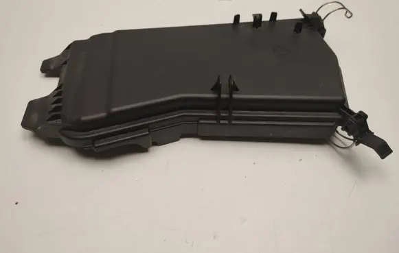Mercedes-Benz CLS C218 X218 Fuse box cover A2125400082