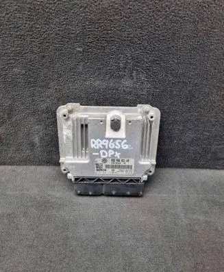 Volkswagen PASSAT B6 Engine control unit/module 03G906021AB 0281012119