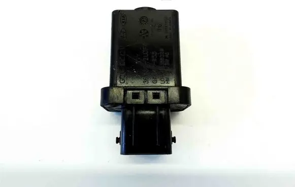 KIA Optima Glow plug pre-heat relay 368302UJF0