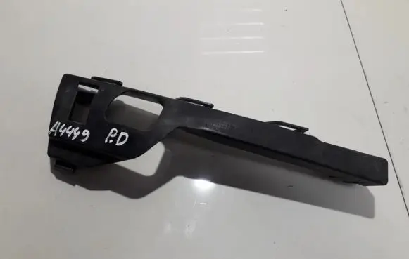 Ford Focus Front bumper mounting bracket 4m5117e856ac 4m51-17e856-ac