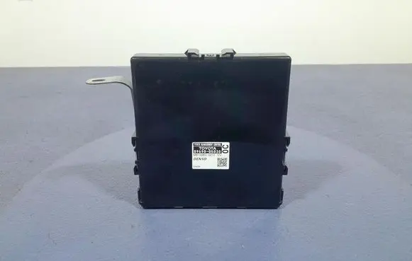 Toyota Avensis T270 Other control units/modules 8969005030