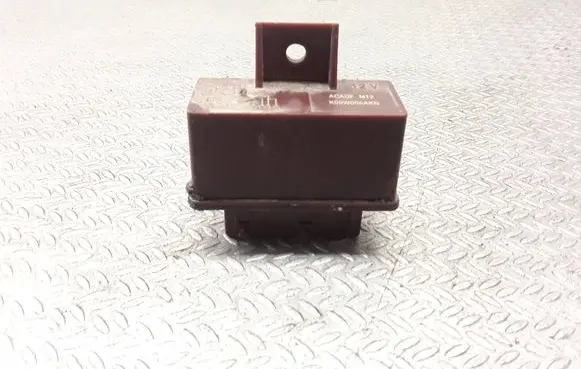 Suzuki Grand Vitara I Fuel pump relay K05W005AKN