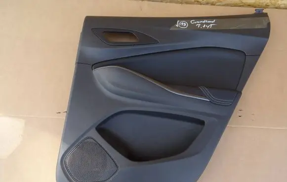 Opel Grandland X Coupe rear side trim panel 
