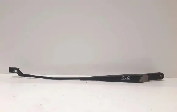Front wiper blade arm