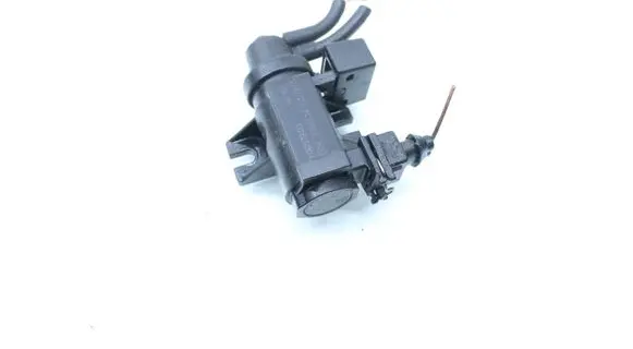 BMW 5 E60 E61 Vacuum valve 7796634