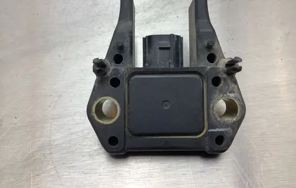 Subaru Outback Airbag deployment crash/impact sensor 2521000080