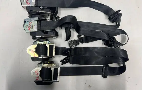 Volvo XC60 Set of seat belts P032149088 P032149076