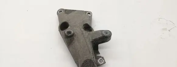 Engine mounting bracket