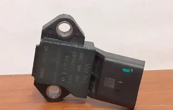 Volkswagen Golf VII Air pressure sensor 6152 04C906051